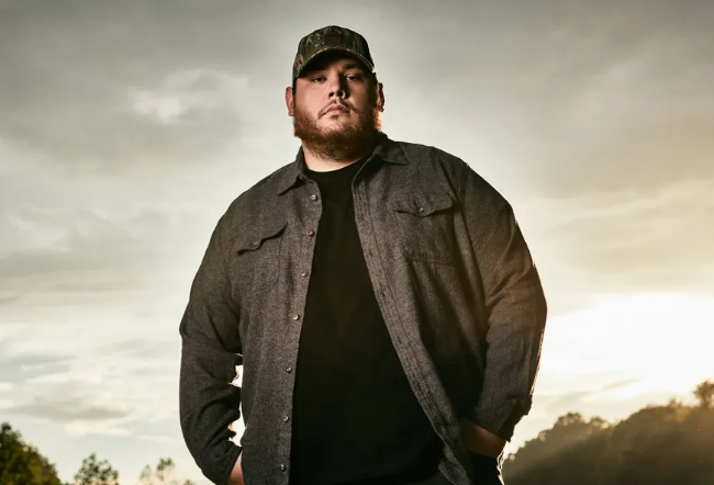 Unveiling the Epic Journey of Luke Combs: From Small Town Dreamer to Sensational American Singer-Songwriter